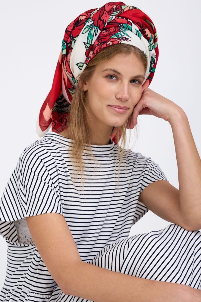 ⁦מטפחת FLORINA RED⁩ – תמונה ⁦4⁩