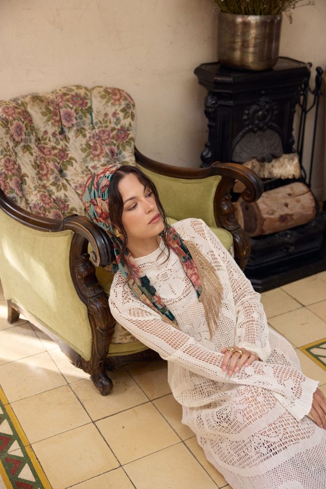 ⁦מטפחת VERRONA משולש גדול⁩ – תמונה ⁦7⁩