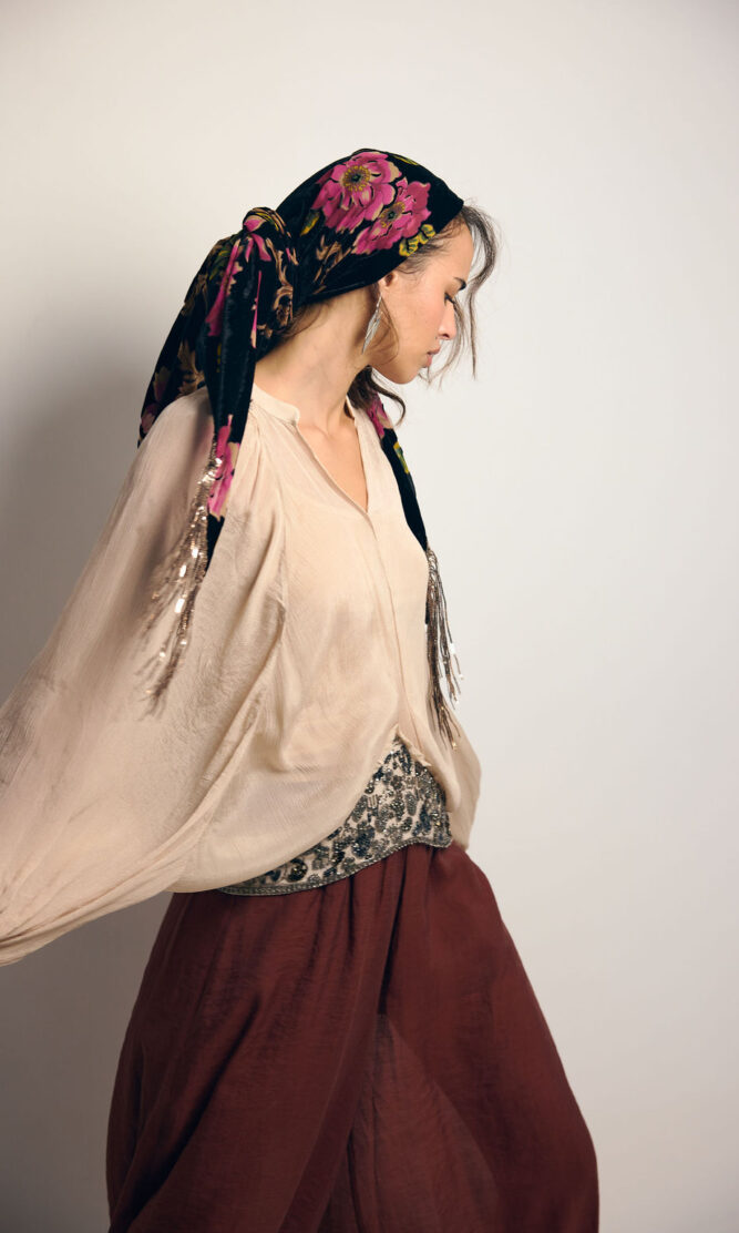 מטפחת SARONA משולש גדול