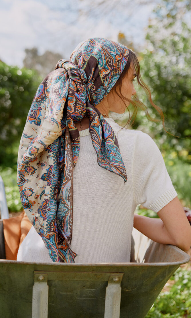 מטפחת FERAL brown ריבוע ענק