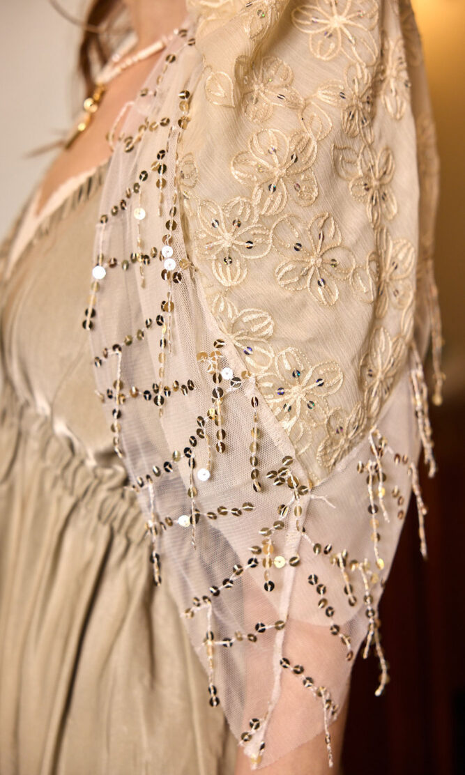 מטפחת HOLY cream ריבוע ענק