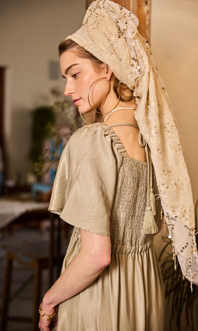 מטפחת HOLY cream ריבוע ענק